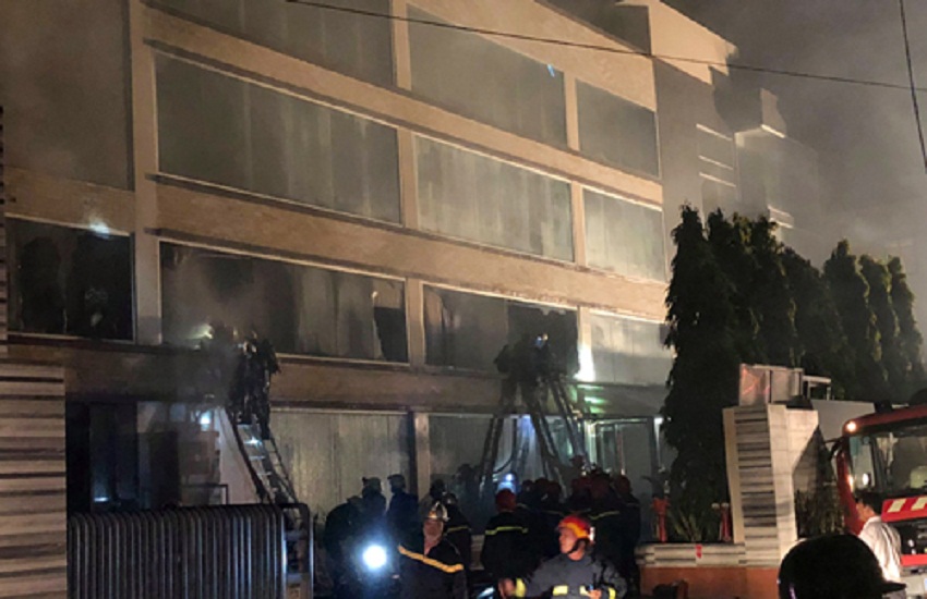 Cháy xưởng bánh kẹo 2.000 m2 ở Sài Gòn