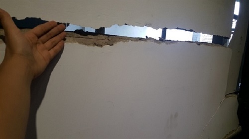 Dự án D’Edge Thảo Điền mọc lên, nhà dân tan nát