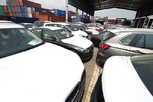 Xe nhập khẩu từ Thái Lan tiếp tục ào ạt về Việt Nam