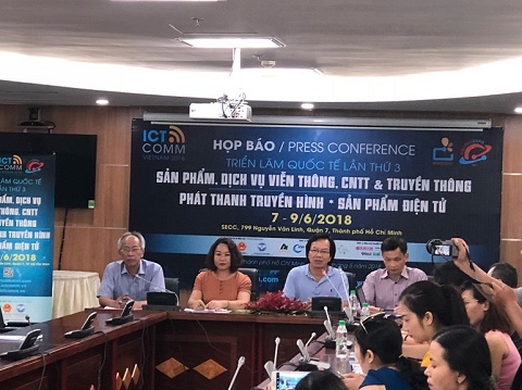 Triển lãm ICTCOMM Vietnam 2018 thu hút hơn 300 đơn vị trong và ngoài nước tham gia.