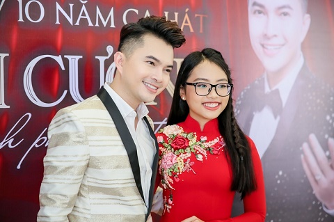 Phương Mỹ Chi xuất hiện phổng phao mừng Nam Cường