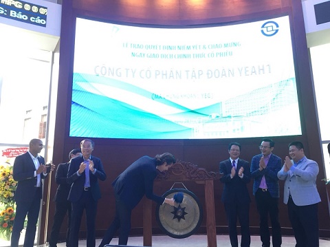 Tập đoàn Yeah1 chính thức chào sàn HoSE, giá kịch trần 300.000 đồng/cổ phiếu