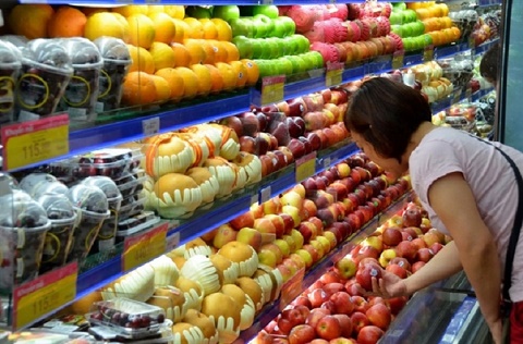 Trái cây ngoại giá rẻ thách thức trái cây nội cạnh tranh