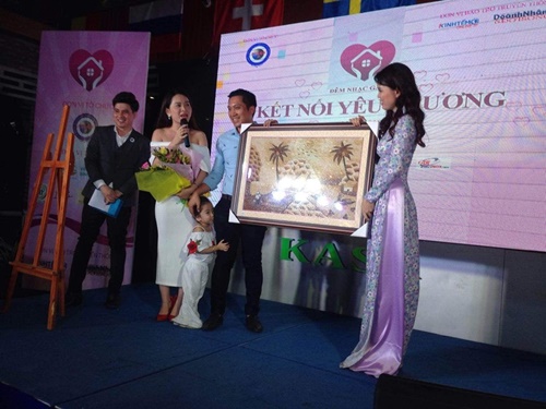 TP.HCM: Đêm nhạc gây quỹ 'Kết nối yêu thương' thỏa lòng mong đợi