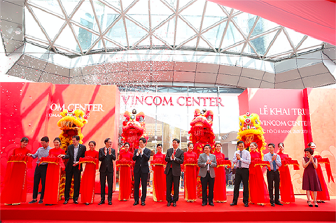 Khánh thành trung tâm thương mại tại tòa tháp cao nhất Việt Nam.