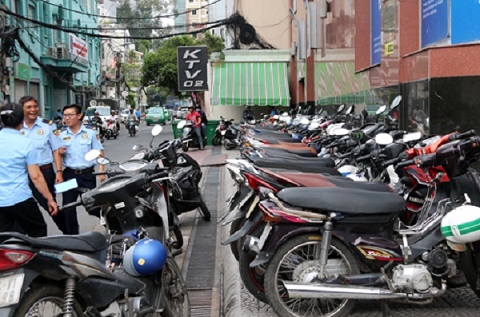 TP HCM muốn dành tối thiểu 1,5 m vỉa hè cho người đi bộ