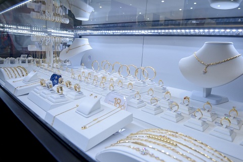 Sau khi lọt rổ VN30, PNJ báo lãi 6 tháng tăng mạnh và khai trương cửa hàng thứ 300