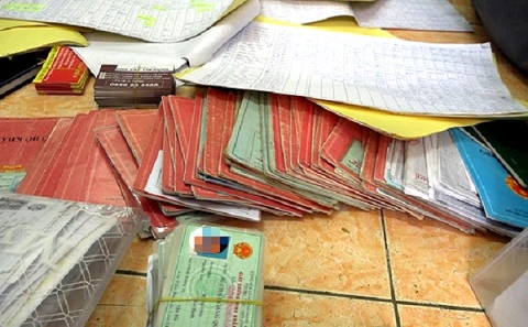 Nhóm thanh niên chuyên đòi nợ bằng mắm tôm ở Lâm Đồng