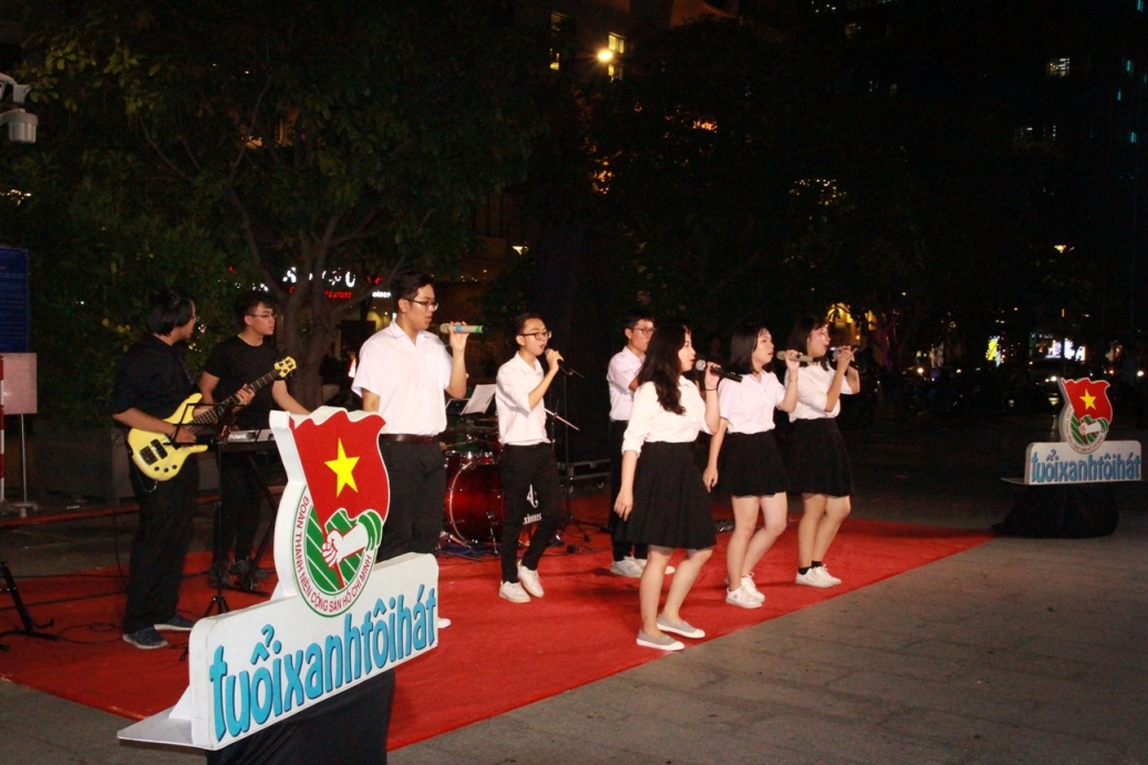 Sôi nổi chương trình “Tuổi xanh tôi hát”
