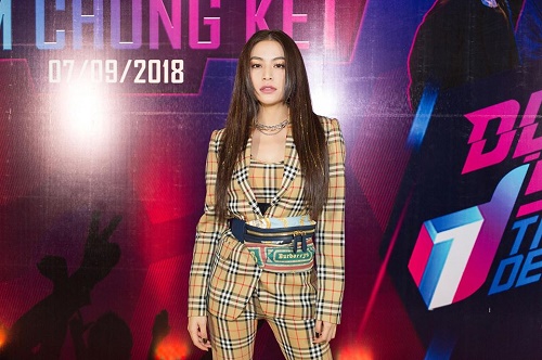 Hoàng Thùy Linh Beyonca và Nicky Minaj nhưng sexy không kém