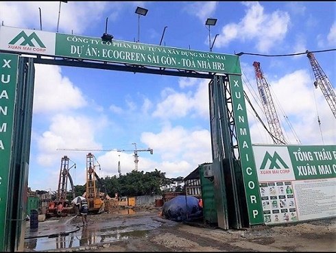 Bất động sản cao cấp: Chủ đầu tư đang đánh bài liều, người mua nhà coi chừng 