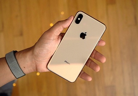 iPhone Xs tiếp tục gặp lỗi không thể sạc khi tắt màn hình