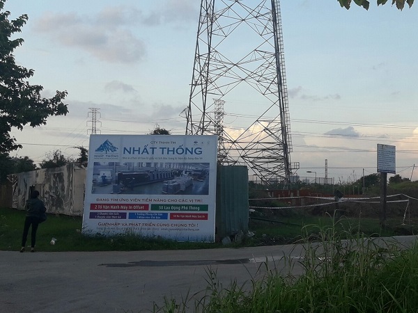 Huyện Nhà Bè, TP HCM: Xưởng in lớn nằm ngang nhiên trong hành lang an toàn lưới điện.