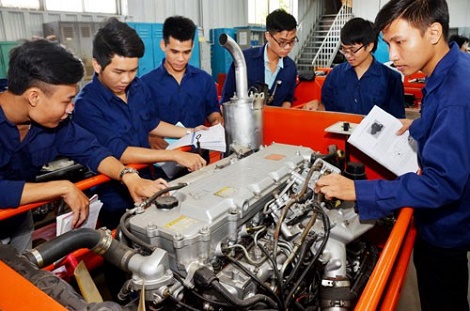 Vì sao hàng trăm sinh viên ĐH Sư phạm Kỹ thuật TP HCM bị đuổi học?