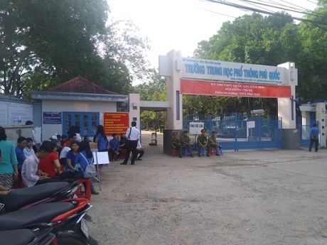 GV bức xúc việc thầy giáo làm lộ đề, gần 500 HS phải thi lại