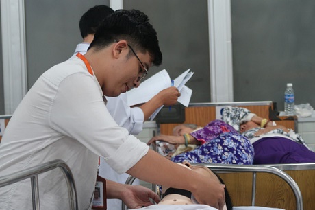 7 nạn nhân vụ tai nạn ở Long An đang được cấp cứu tại Bệnh viện Chợ Rẫy