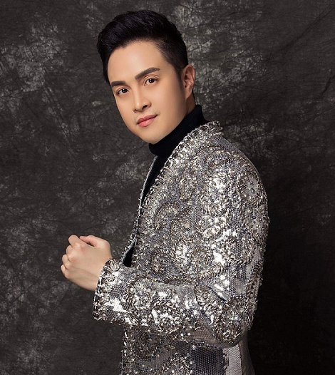 Nhật Tinh Anh tự tin tỏa sáng với Vest CoCo&PaPa