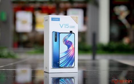 Mở hộp Vivo V15: hoàn thiện tốt, camera thò thụt thú vị