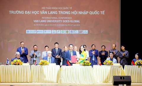 Quy tụ hơn 500 nhà khoa học tại Hội nghị Khoa học Quốc tế do trường ĐH. Văn Lang tổ chức