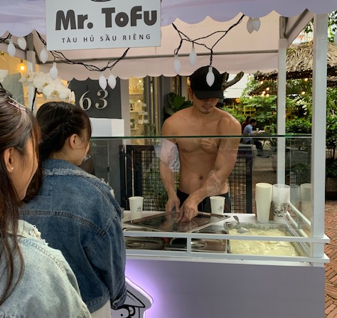 Chàng trai cực phẩm bán tầu hũ sầu riêng là ai?