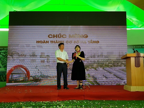 Khu nhà ở thương mại Phú Hồng Phát; Khu nhà ở thương mại Phú Hồng Lộc bàn giao sổ cho khách hàng