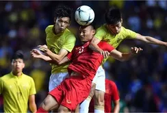 CĐV Việt Nam điên tiết vì hành động xấu chơi của Thái Lan