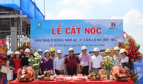 Khu đô thị Vạn Phúc cất nóc gần 40 căn nhà phố thương mại