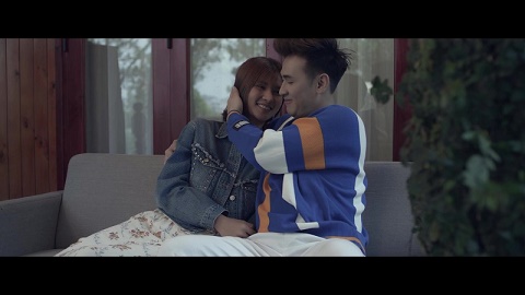 Ca sĩ Nguyên Vũ khiến fan muốn “lặng đi” với trailer đẫm nước mắt của MV mới