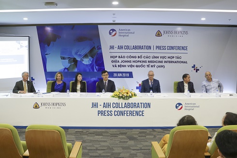 Hệ thống chăm sóc sức khỏe hàng đầu tại Mỹ -  Johns Hopkins Medicine International (JHI) ký kết hợp tác chuyên môn với bệnh viện Quốc tế Mỹ (AIH)