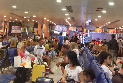 6 tháng đầu năm, hãng bay nào delay nhiều nhất?