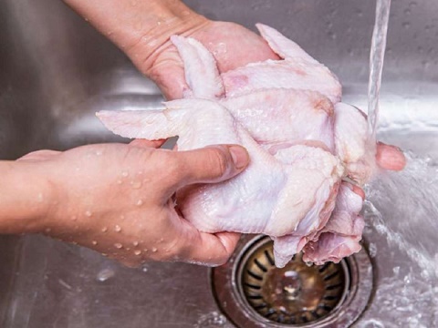 Chế biến thịt sai cách có thể khiến cả gia đình bị bệnh