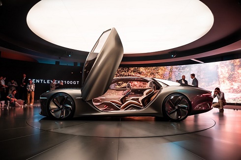 Bentley năm thứ 3 liên tiếp đồng hành cùng Forbes Business Forum