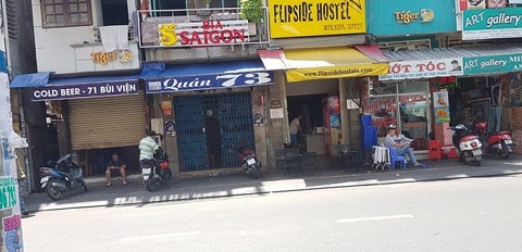 Hàng chục người cầm hung khí hỗn chiến kinh hoàng ở phố Bùi Viện