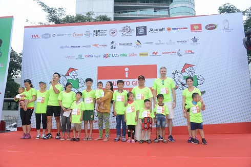 Nghệ sĩ Hàn và nghệ sĩ Việt cùng tham gia hoạt động từ thiện TURKEY DASH – I RUN TO GIVE SMILES 2019