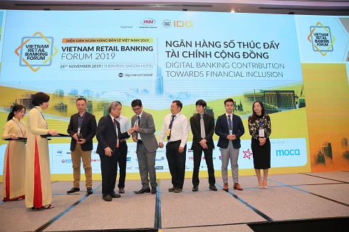 Diễn đàn thu hút hơn 500 đại biểu là các chuyên gia, nhà quản lý, lãnh đạo các ngân hàng, các cơ quan quản lý nhà nước về ngân hàng, các chuyên gia