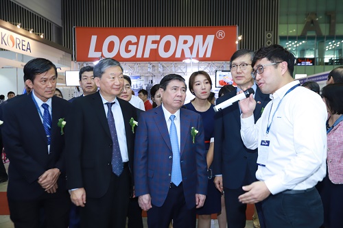 TP.HCM: Chính thức khai mạc chuỗi triển lãm công nghiệp hỗ trợ 2019