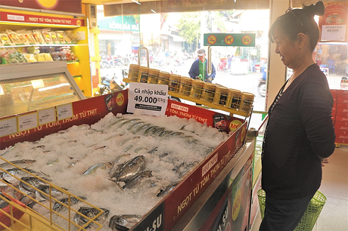 Thịt đội giá, bà nội trợ đổ xô đến Bách Hóa Xanh săn cá nhập khẩu 49k