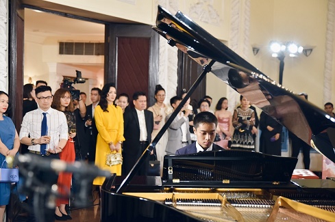 Lần đầu tiên 3 huyền thoại đàn piano Blüthner cùng hội ngộ trong đêm nhạc “A Night at The Opera House”