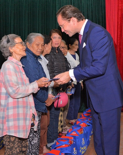 Heineken mang “Mùa Xuân Ấm Áp” đến các gia đình khó khăn đón Tết