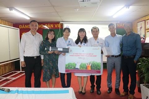 Tặng máy hô hấp khí và máy phun khí dung cho bệnh nhận Bệnh viện quận Thủ Đức, Thành phố Hồ Chí Minh