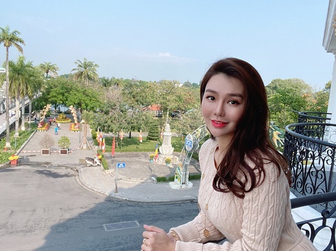 Cùng Á hoàng Golf Queen Hải Anh khai gậy năm Canh Tý tại Huế