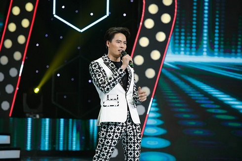 Việt Hương “đá xéo” Võ Tấn Phát là quán quân mà giờ chỉ đi làm MC