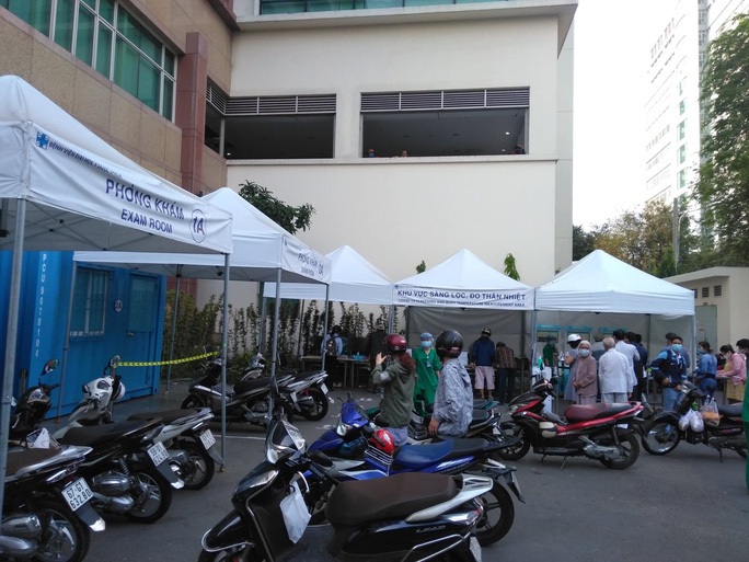 COVID-19: TP HCM cho phép cơ sở y tế tư nhân hoạt động lại