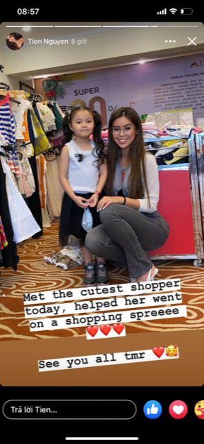 Tiên Nguyễn xắn tay tổ chức và đứng bán hàng, rich kids của ông Johnathan Hạnh Nguyễn đã thành