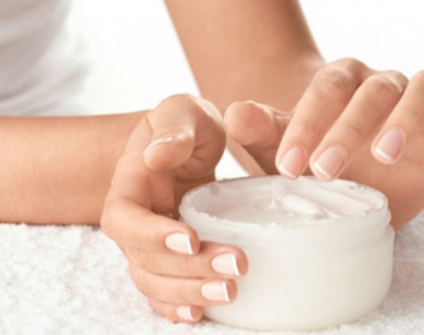 Mỹ phẩm DCASH INTOUCH Tsubaki oil essential hair coat bị đình chỉ lưu hành