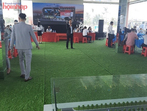 Cần Đước - Long An: Phúc Land xẻ ruộng lúa làm đất nền để bán cho khách hàng?