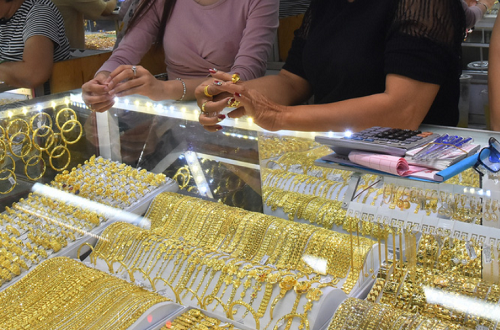 Giá vàng hôm nay 6-3: Bật tăng bất thành, người mua mất tương đương 1 triệu đồng/lượng sau 5 ngày