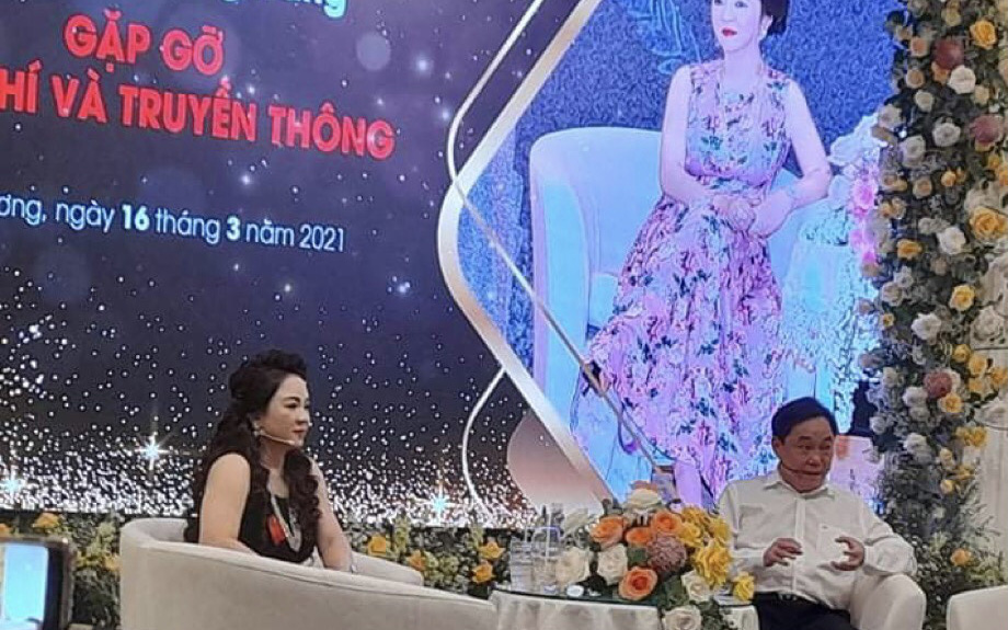 Vợ chồng Dũng 'lò vôi' họp báo sau lùm xùm tố cáo 'thần y' Võ Hoàng Yên