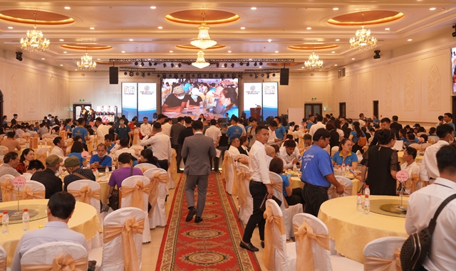 Khách hàng tranh giành nhau mua đất nền dự án PNR Estella