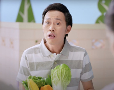 Nghệ sĩ Hoài Linh đứng trước nguy cơ đền hợp đồng khi nhãn hàng gỡ hình ảnh